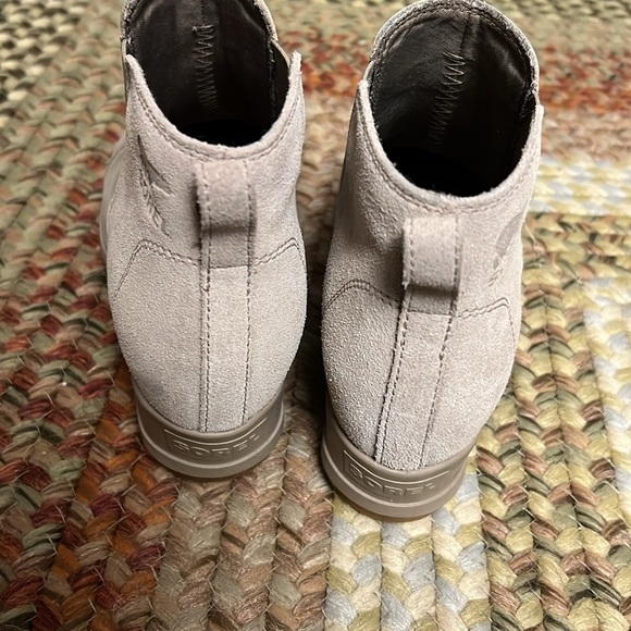 Sorel Taupe Evie Chelsea Wedge Ankle Bootie size 7 - Picture 10 of 14